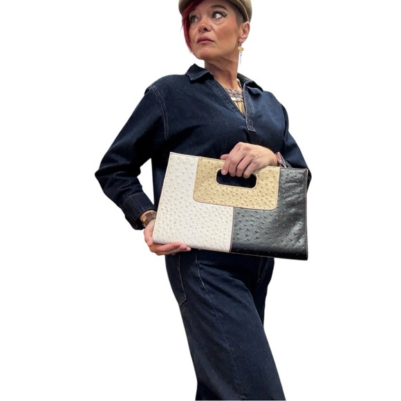 Geometric Black Cream Faux Ostrich Embossed Classy Clutch - Picture 2 of 11